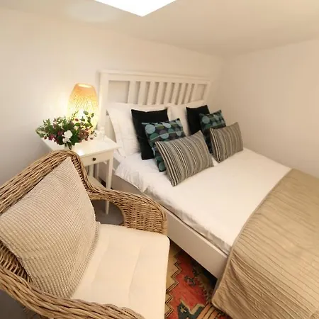 Truemar & מלון דירות קמר