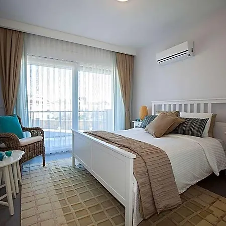 Truemar & Aparthotel 4*